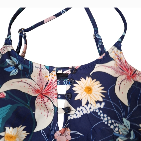 Cupshe Navy Floral Cutout Bikini with buttons Size Medium - Picture 5 of 7